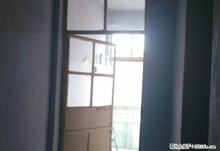 华芳小区A一楼带院 集体供暖 简装 带部分家具，紧邻华清园学 - 莱芜28生活网 lw.28life.net